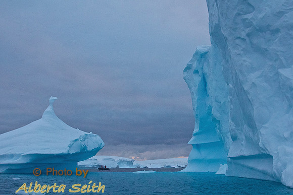 Night hike and cruise at Port Charcot on the western edge of the lemaire Channel