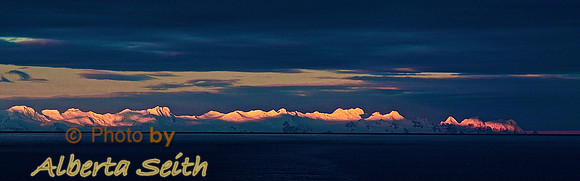 Sun sets over Elephant Island