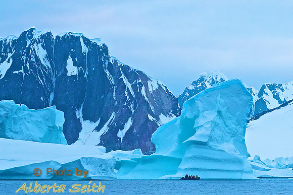 Night hike and cruise at Port Charcot on the western edge of the lemaire Channel